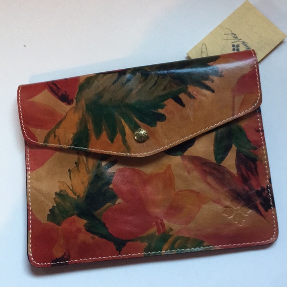Patricia Nash Handbags - NWT Patricia Nash clutch